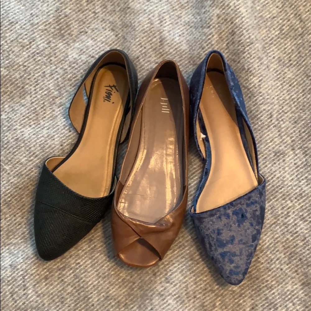 Three pair dress shoes, flats